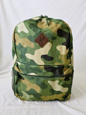 NWOT! Lightweight Camo Backpack with Green Camouflage Design and Bottle Pockets